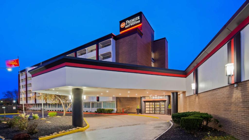 Best Western Premier Kansas City Sports Complex Hotel Main image 1